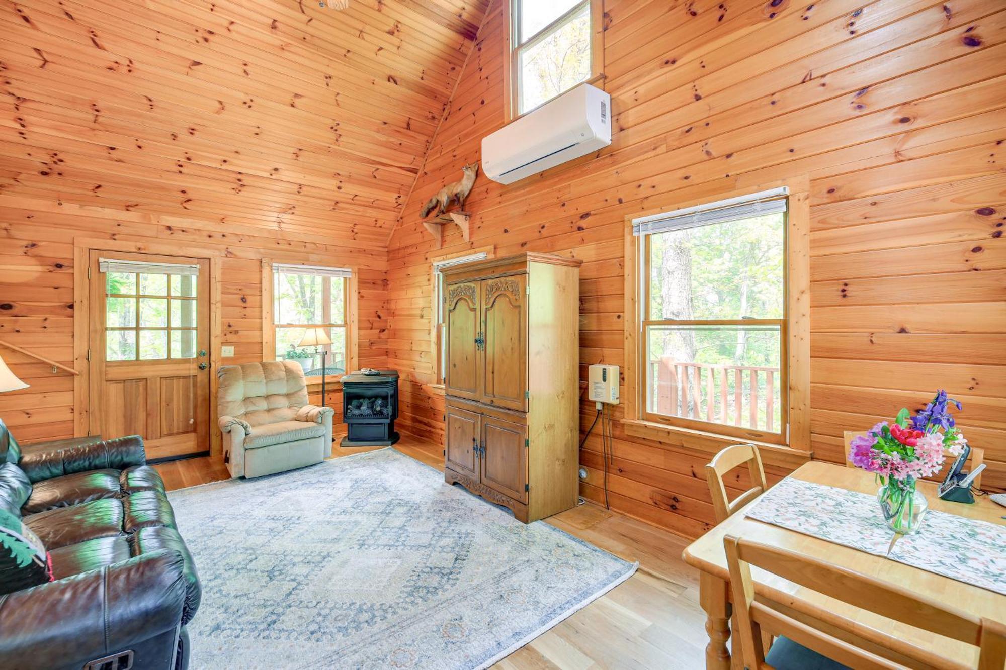 Quaint Blue Ridge Cabin Rental With On-Site Stream! Sparta المظهر الخارجي الصورة