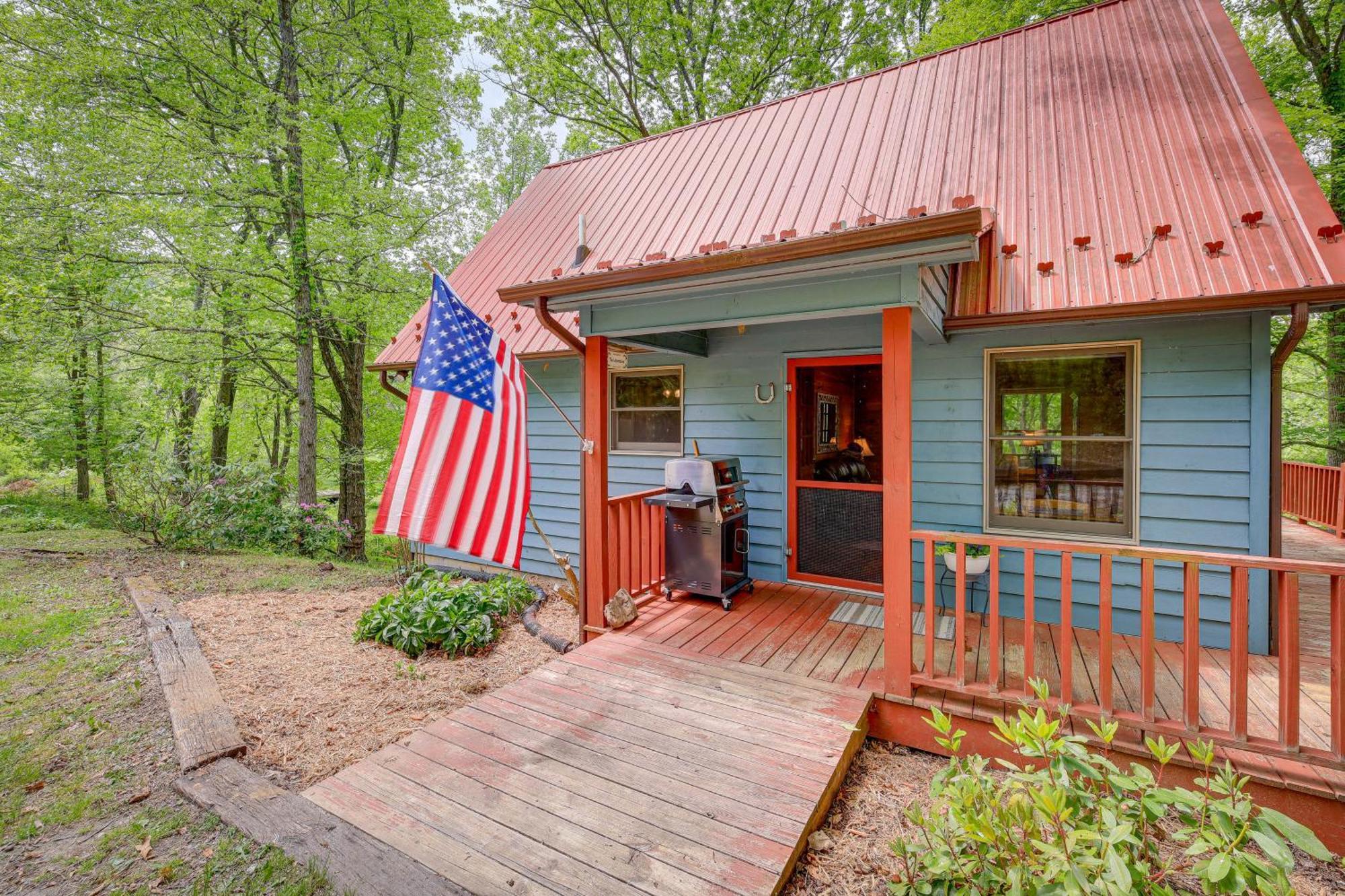 Quaint Blue Ridge Cabin Rental With On-Site Stream! Sparta المظهر الخارجي الصورة