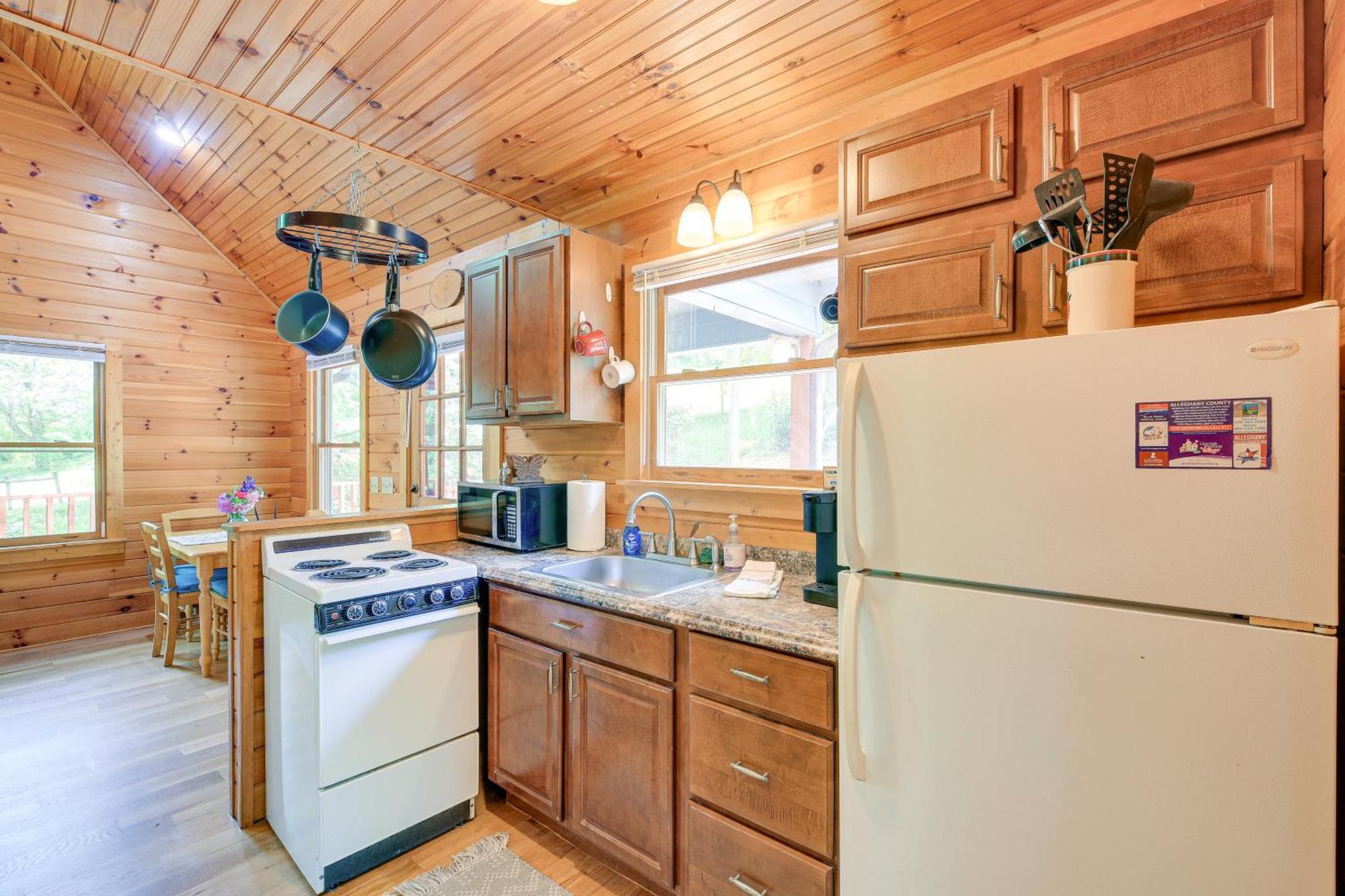 Quaint Blue Ridge Cabin Rental With On-Site Stream! Sparta المظهر الخارجي الصورة