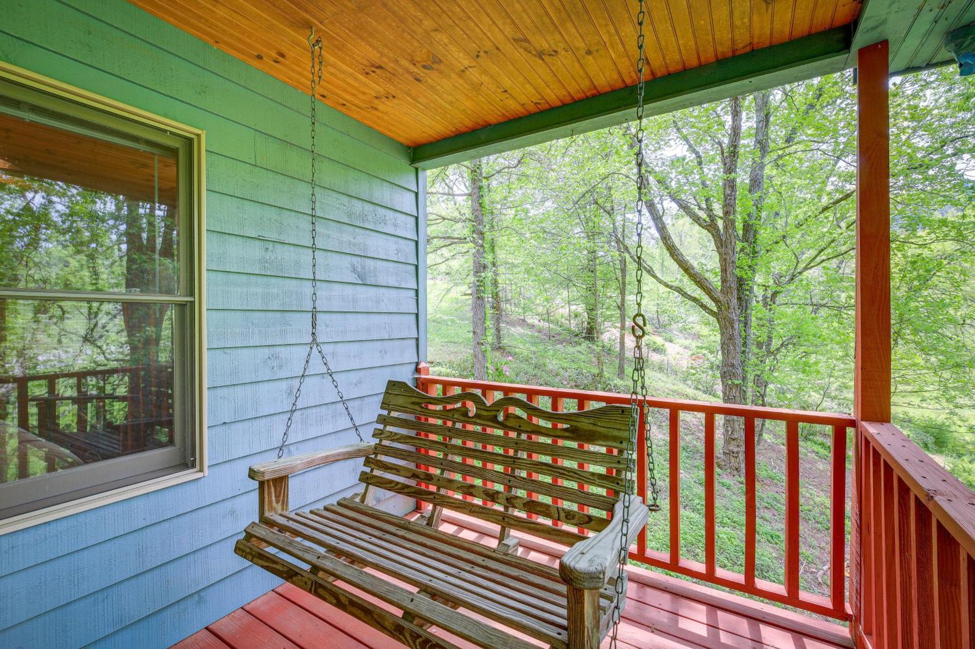 Quaint Blue Ridge Cabin Rental With On-Site Stream! Sparta المظهر الخارجي الصورة