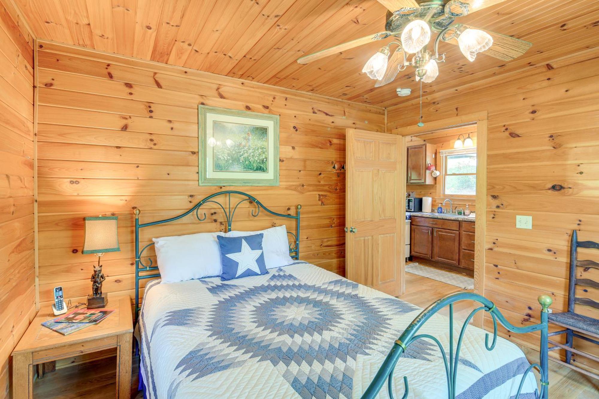 Quaint Blue Ridge Cabin Rental With On-Site Stream! Sparta المظهر الخارجي الصورة
