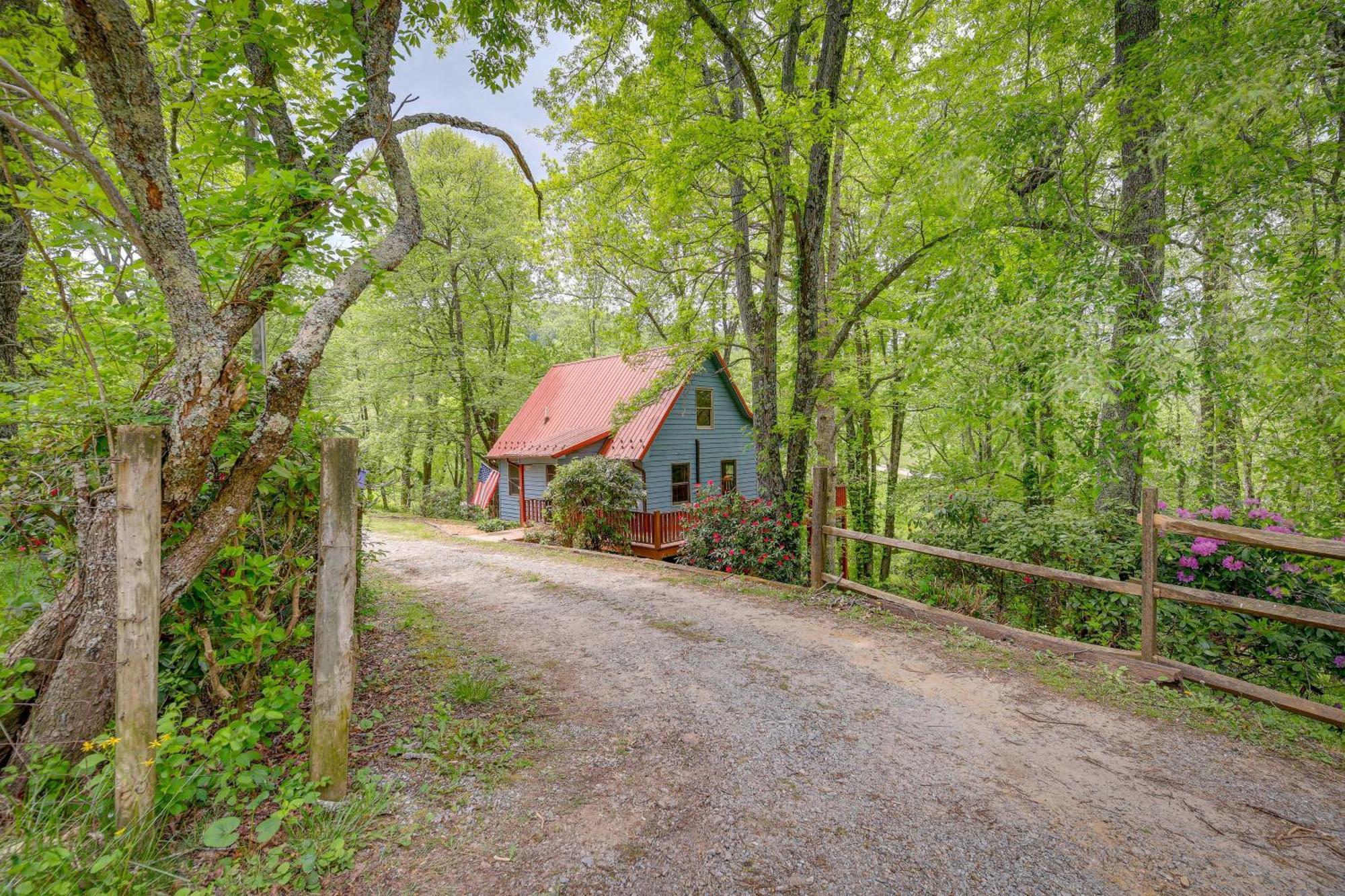 Quaint Blue Ridge Cabin Rental With On-Site Stream! Sparta المظهر الخارجي الصورة