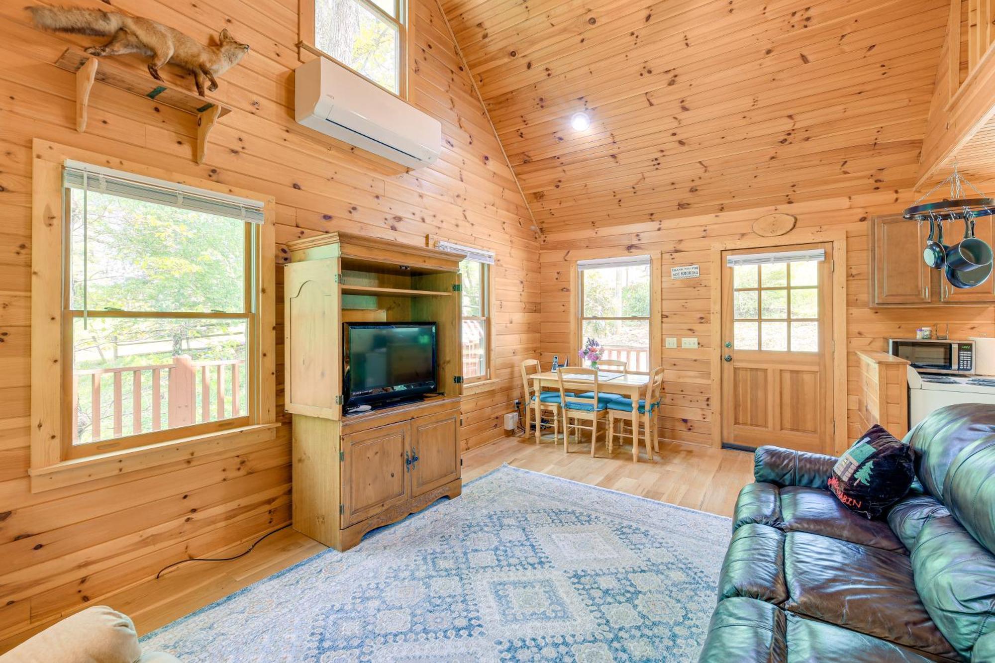 Quaint Blue Ridge Cabin Rental With On-Site Stream! Sparta المظهر الخارجي الصورة